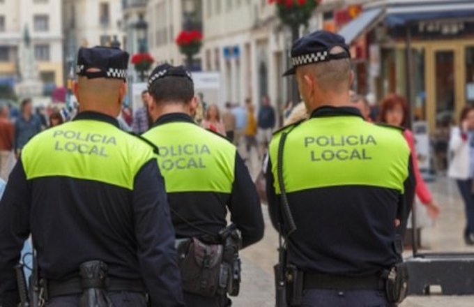 patrulleros's tweet photo. Reglamento Marco de Organización de las Policías Locales de la Comunidad de Madrid. BOCM: 20 de septiembre de 2021. https://t.co/GtpGRxnkXZ https://t.co/uoxuEVACU6