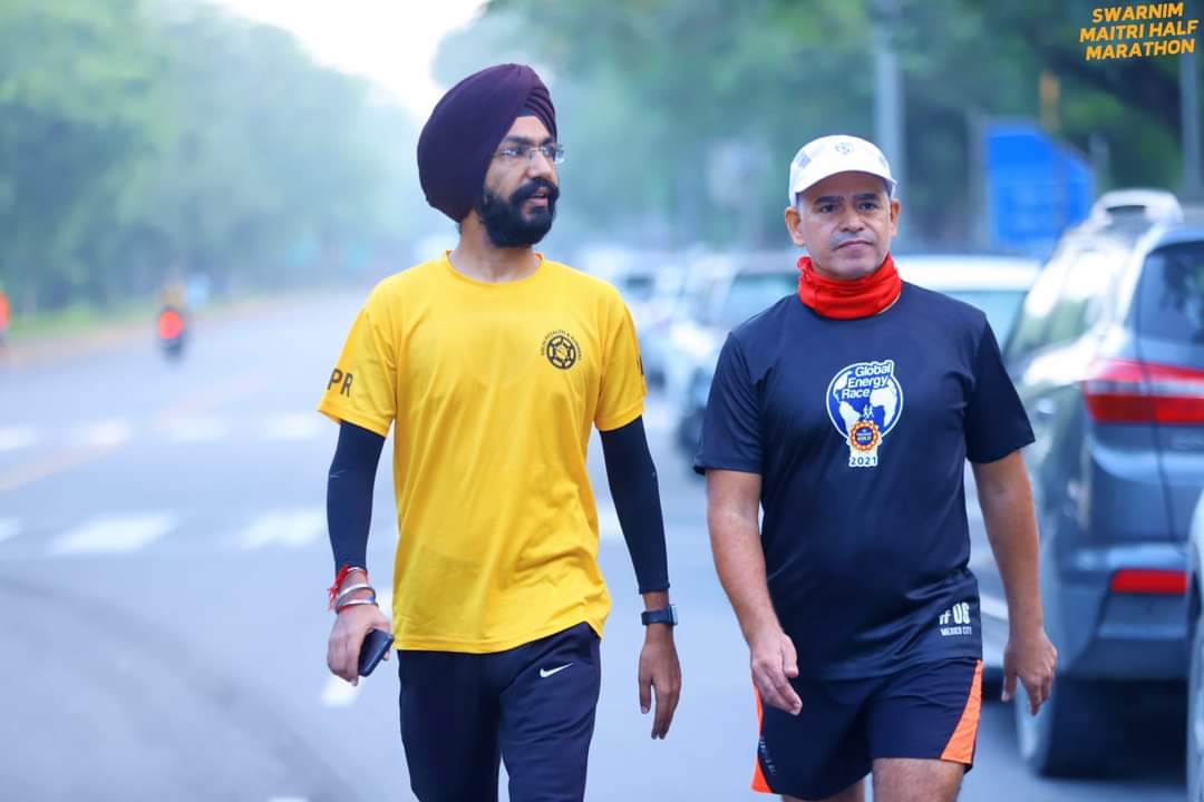 To Stay Fit, You Must Stay Active 🏃.

Group members during their Sunday Run.
#Running #Cycling #FitnessGoals
#SundayRun  #StayFit #StayActive #DilliMeriJaan #HealthyMorning #DelhiPedalersAndRunners
@GlobalEnergyRun @CoachRavinder @dalipsabharwal