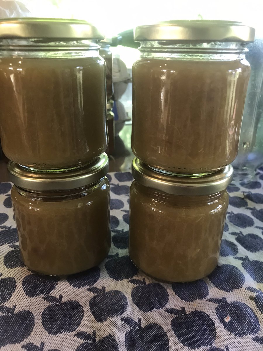 een_pot's tweet image. Het is rabarber met sinaasappel geworden. Verrassend lekker! Soms moet je gewoon wat proberen.