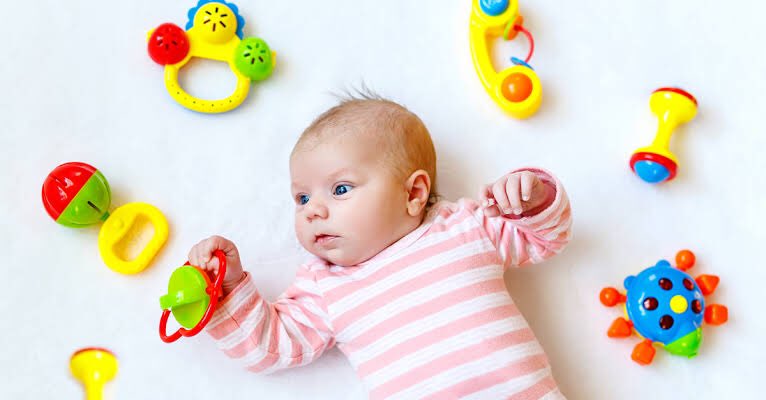 Your 3 months old #baby is already working on developing auditory & visual skills. Try showing them something colourful & u’ll watch them track it while improving their #visualskills. Shaking a maraca near their ears will help them develop #auditoryskills. #parentingtips #newborn