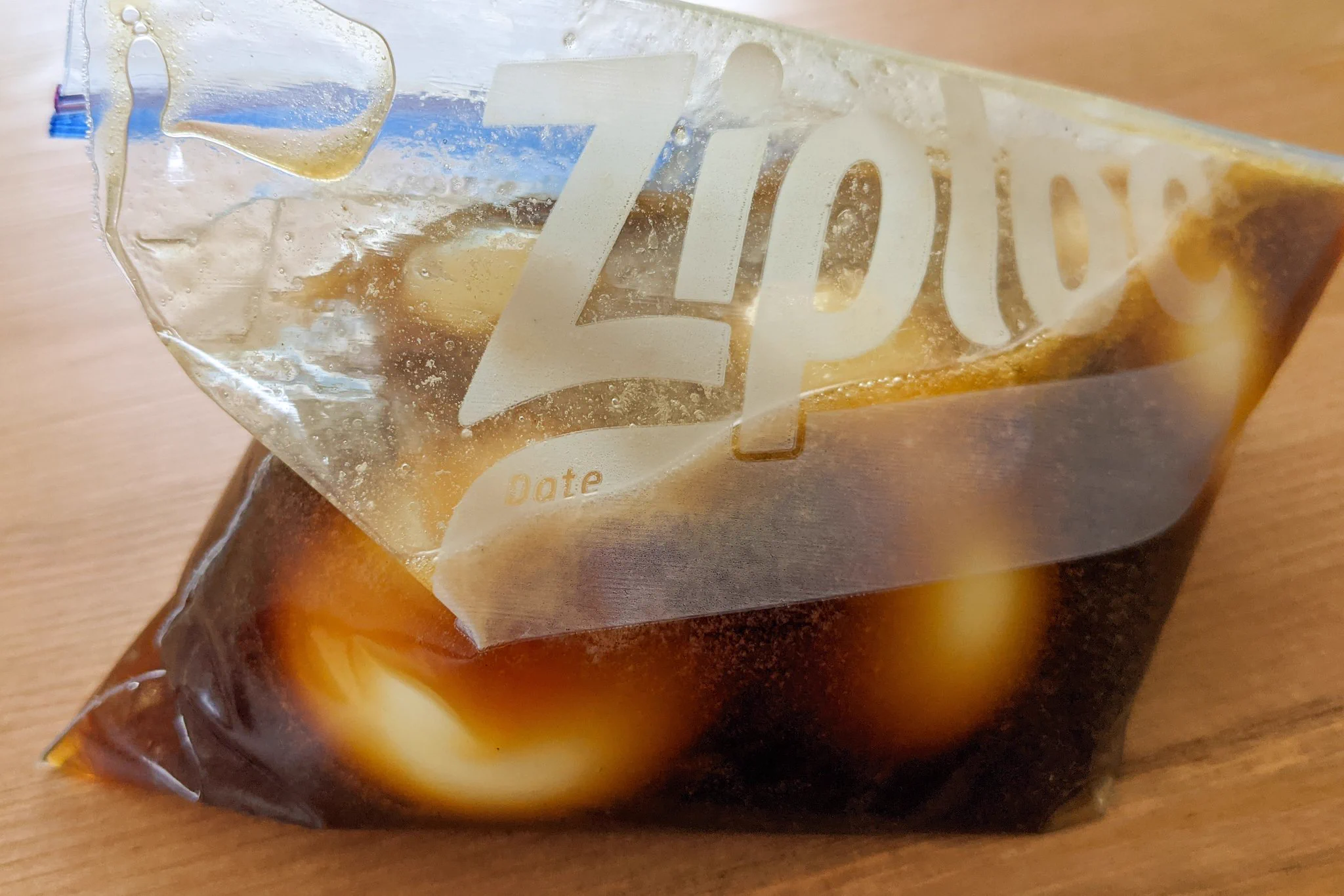 しっかりと味がしみしみしている。「究極のしょうゆ味玉」シンプルだけどうまい。