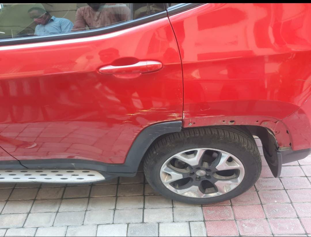 iSaurav_Sankrit's tweet photo. Your fav company @GhumIndiaGhum is offering free tour of Kempty fall in #Noida .. ENJOY 24*7 waterfall 365dys
📍:- Aims Golf avenue 2 ,Sector 75, 
⚠️:- Don’t forget to wear safety helmets pillars collapses in waiting 
Driver safely lot of iron spikes waiting for u.. #noidascam https://t.co/DeQnkbP4bd
