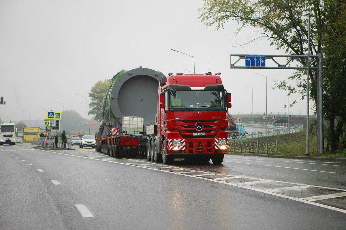 rosatom's tweet image. На строительную площадку Курской АЭС-2 доставлен корпус реактора ВВЭР-ТОИ для первого энергоблока