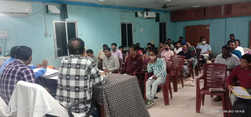 PKhariar's tweet photo. Weekly review meeting of Rural Housing, MGNREGS, OLM and other Developmental Schemes in Khariar Block in presence of BDO Khariar, APO. BPC and other Block staff.
@NAdministration
@DM_Nuapada @PRDeptOdisha @MoSarkar5T https://t.co/FF2v7AVWoG