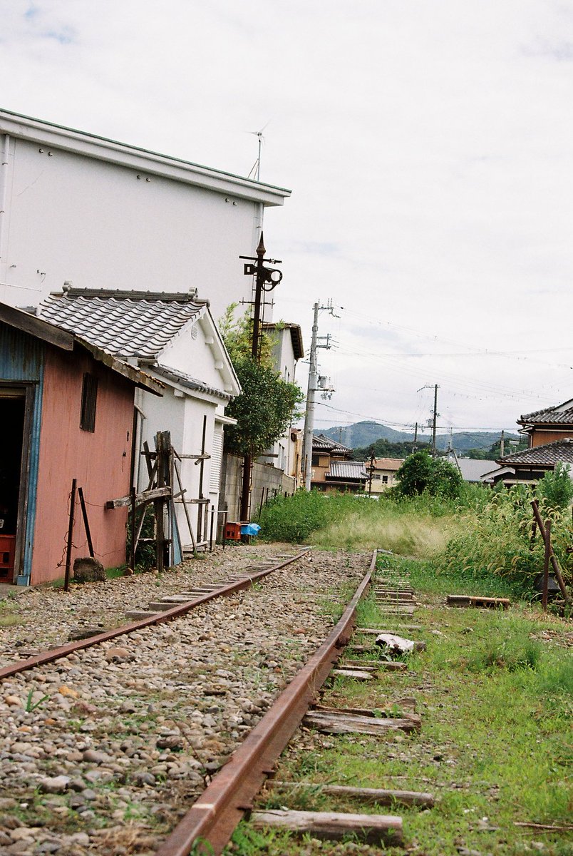 SuperColorExp's tweet photo. 奥行きのある写真が撮れる縦位置がやっぱり好き
#Nikon #F70D #紀州鉄道 #廃線 https://t.co/1UKW7ioQmZ