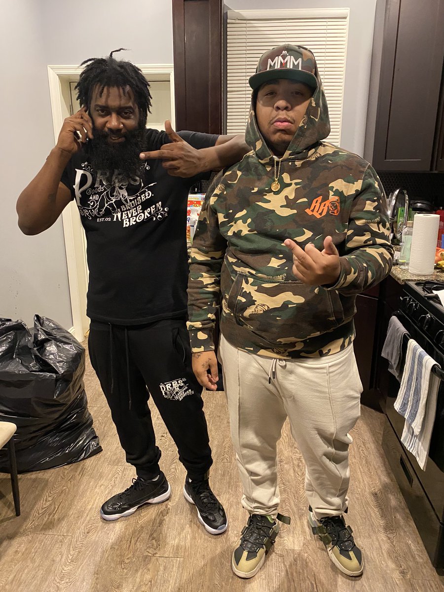 ❌ CONSIGLIERE ❌ 9/24 ‼️
<a href="/obhdarkLo/">DARK LO</a> ❌ <a href="/dongunna_/">Don Gunna</a> 
Prod <a href="/beatsbynar/">Beats By Nar</a> 
Bro Supporting My Music Heavy Rn 💯🤝🙏