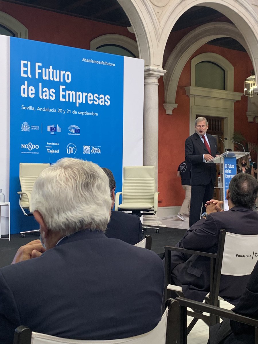 Glad to be in #Sevilla today to open a first Dialogue on “The Future of Business” - a joint initiative of the Government of #Spain🇪🇸represented by First VP <a href="/NadiaCalvino/">Nadia Calviño</a>, the <a href="/Europarl_EN/">European Parliament</a> and the <a href="/EU_Commission/">European Commission</a>! 1/3