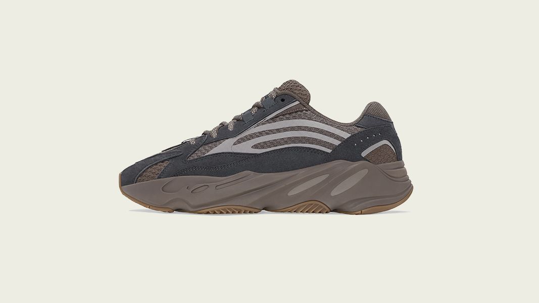 Yeezy boost 700 V2 'Mauve' releases online and in-store on a FCFS basis on Saturday 25th September at 10am.
⁠
Release info:⁣⁣⁣⁣⁣⁣⁠
• Sizes: UK4 - UK11.5⁠
• Style Code: GZ0724
• Price: AED 1199
• One pair per customer ⁠

#thegoodlifespacedubai #yeezy700v2