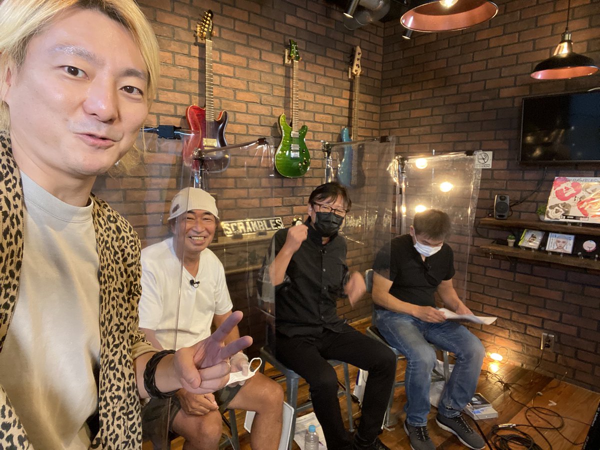 超、楽しかったな。
久しぶりにセンターの先輩にあった。
タッキーさんもロッキン以来だった。
以外にもBuzz72のライブ会場でニアミスしている3人だった。
#マスタリング