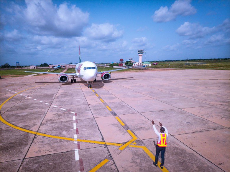 AzmanAir's tweet photo. Efforts and courage are not enough without purpose and direction

Welcome to the best week yet #HaveAGreatWeek

https://t.co/QVwapWYK3Q

#LetsFlyAzmanAir
#FlySafeFlyAzman
#Gombe #gombestate 

📸 @admaigari https://t.co/uZEpLV2C8D