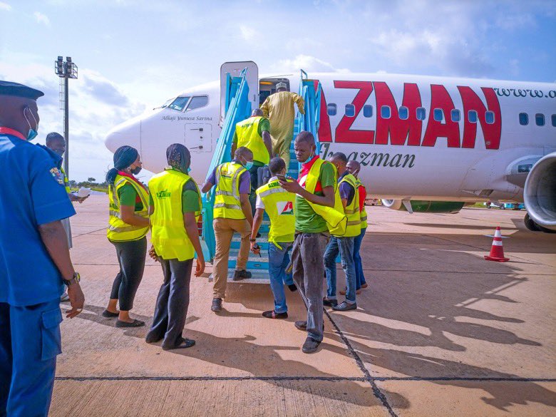 AzmanAir's tweet photo. Efforts and courage are not enough without purpose and direction

Welcome to the best week yet #HaveAGreatWeek

https://t.co/QVwapWYK3Q

#LetsFlyAzmanAir
#FlySafeFlyAzman
#Gombe #gombestate 

📸 @admaigari https://t.co/uZEpLV2C8D