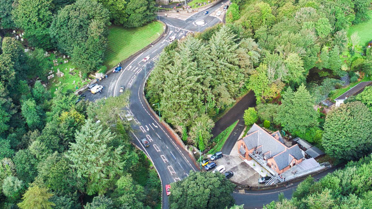 ExploringIsle's tweet image. What a great weekend for the Isle of Man Festival of Motoring. Here are a few photos of the cars making their way on a police escorted lap of the TT course