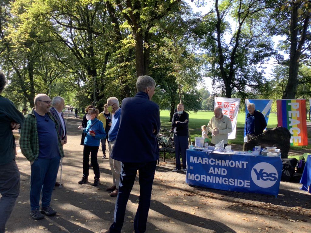 EdinburghWfi's tweet photo. .oh yes, we were busy #dayofaction @YesMorningside #ayenotes @believeinscot @ScotNational https://t.co/Hd1N7cRjpI
