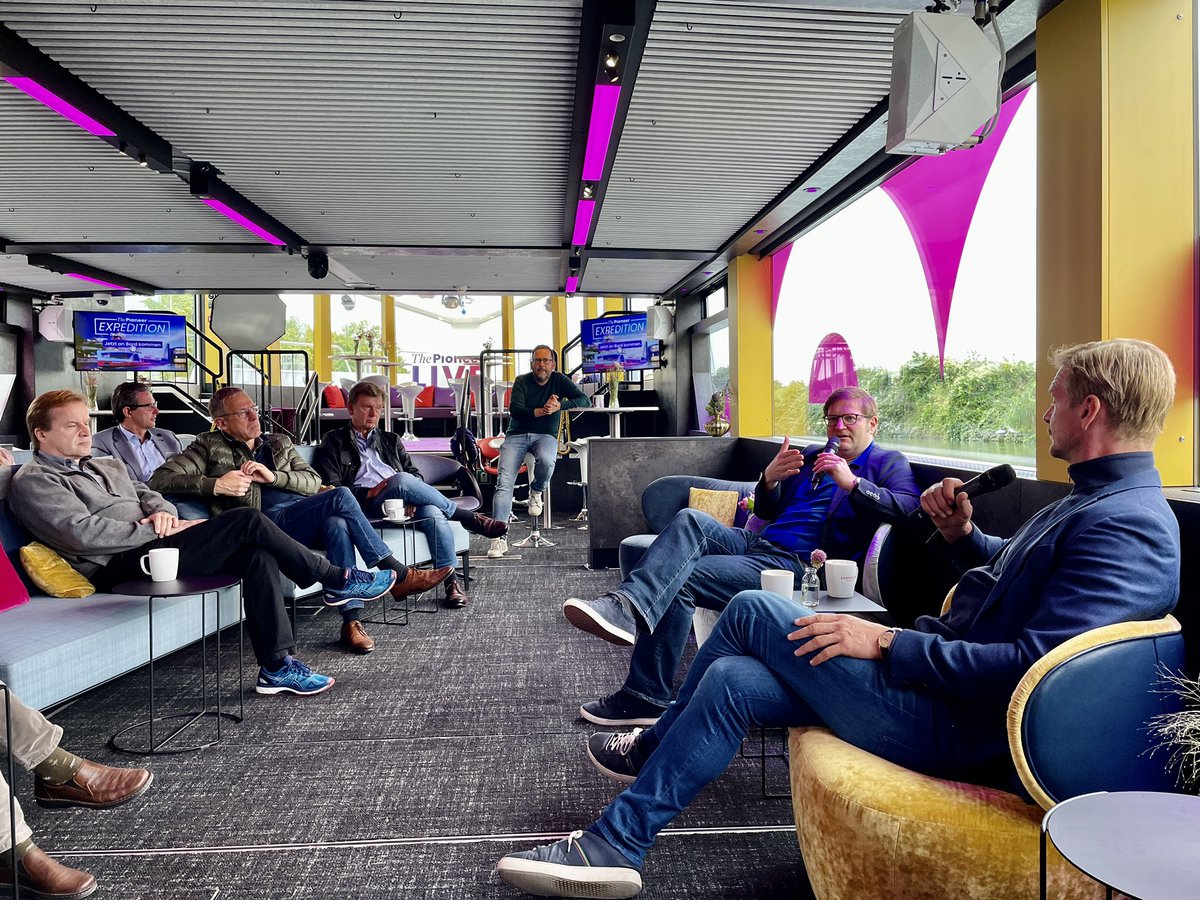 ThePioneerDe's tweet photo. Beim heutigen #CommunityCruise in Hannover gehen @MichaelBroecker & @GordonRepinski auf die Fragen unserer Pioneers ein und diskutieren über das aktuelle Politikgeschehen fünf Tage vor der #btw21. https://t.co/mRVp18CnfJ