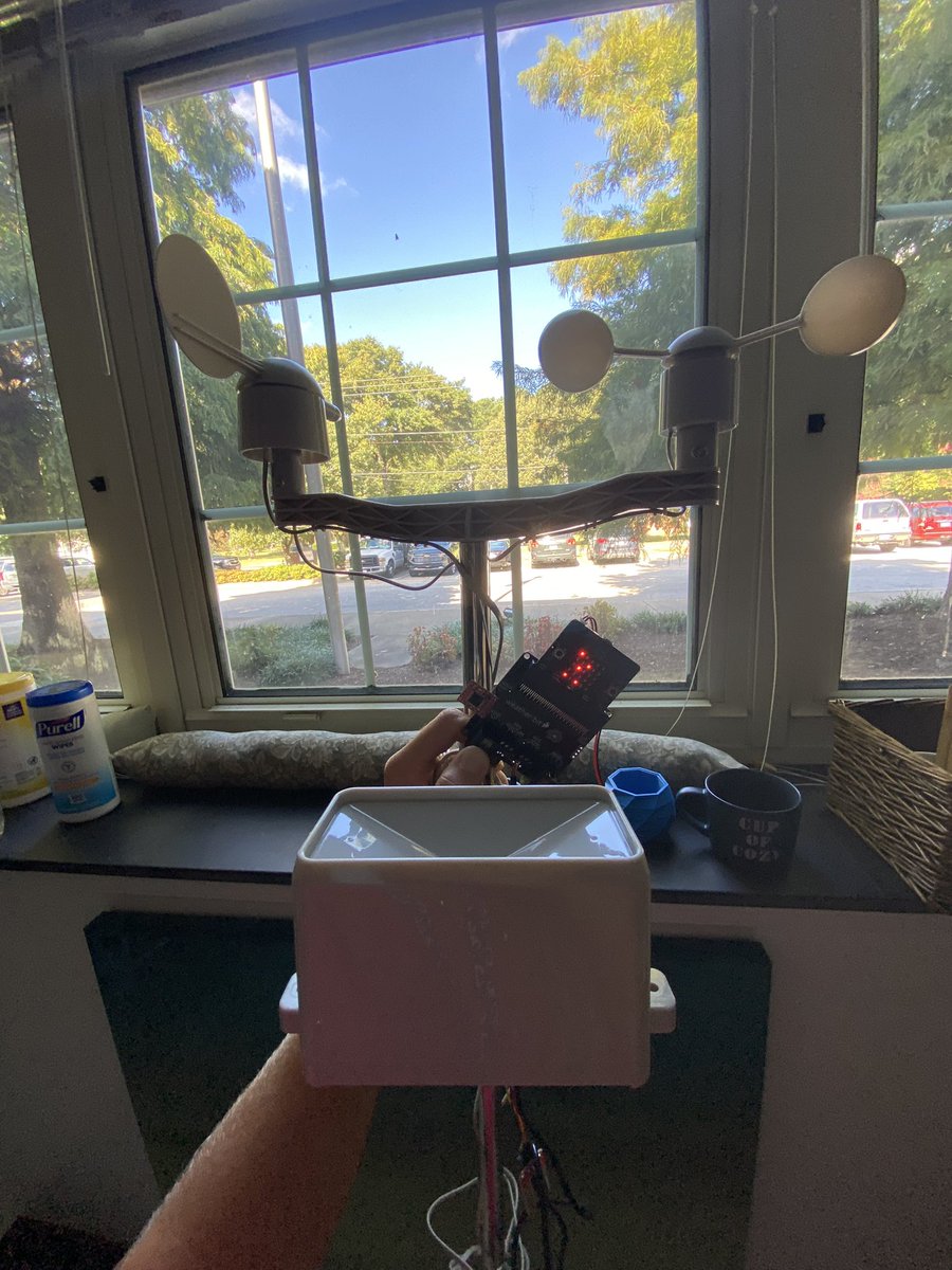 KristinaDemoss's tweet image. Excited to collect some weather data today using our microbit climate kits! @CreedsES @Creeds4th #simplycreeds #vbits