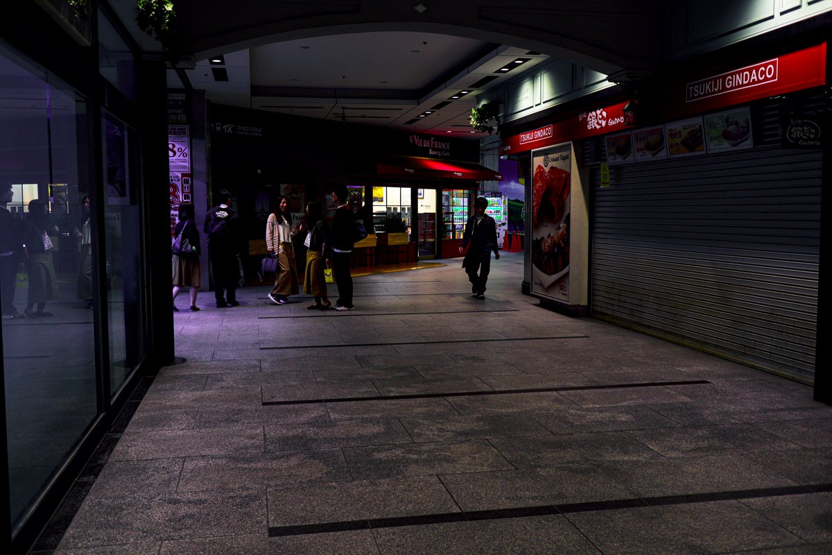 Japan__Express's tweet photo. Repost d'Akihabara la nuit https://t.co/pvpMoq0XiG