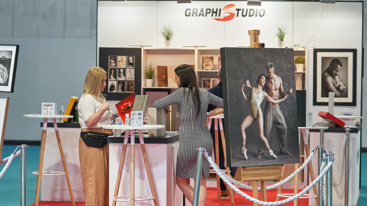 ukphotoshow's tweet image. Everything a pro #photographer needs to shape their artistry is available from the @graphistudio stand G902 at the #UKPhotoShow &amp;amp; #UKVideoShow. Make sure you head over and say hi to the team!