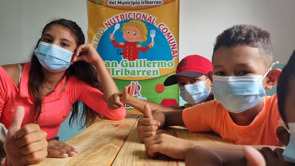 LuisJonasReyes's tweet photo. Con el amor que nos caracteriza, nos fuimos hasta la comunidad de Los Tulipanes en la Parroquia Tamaca. Allí, junto a mi esposa la compañera Roosmary, creadora de este hermoso programa, dimos apertura al quinto comedor comunitario para la atención de los más pequeños de la casa https://t.co/EPbqvsqEaY