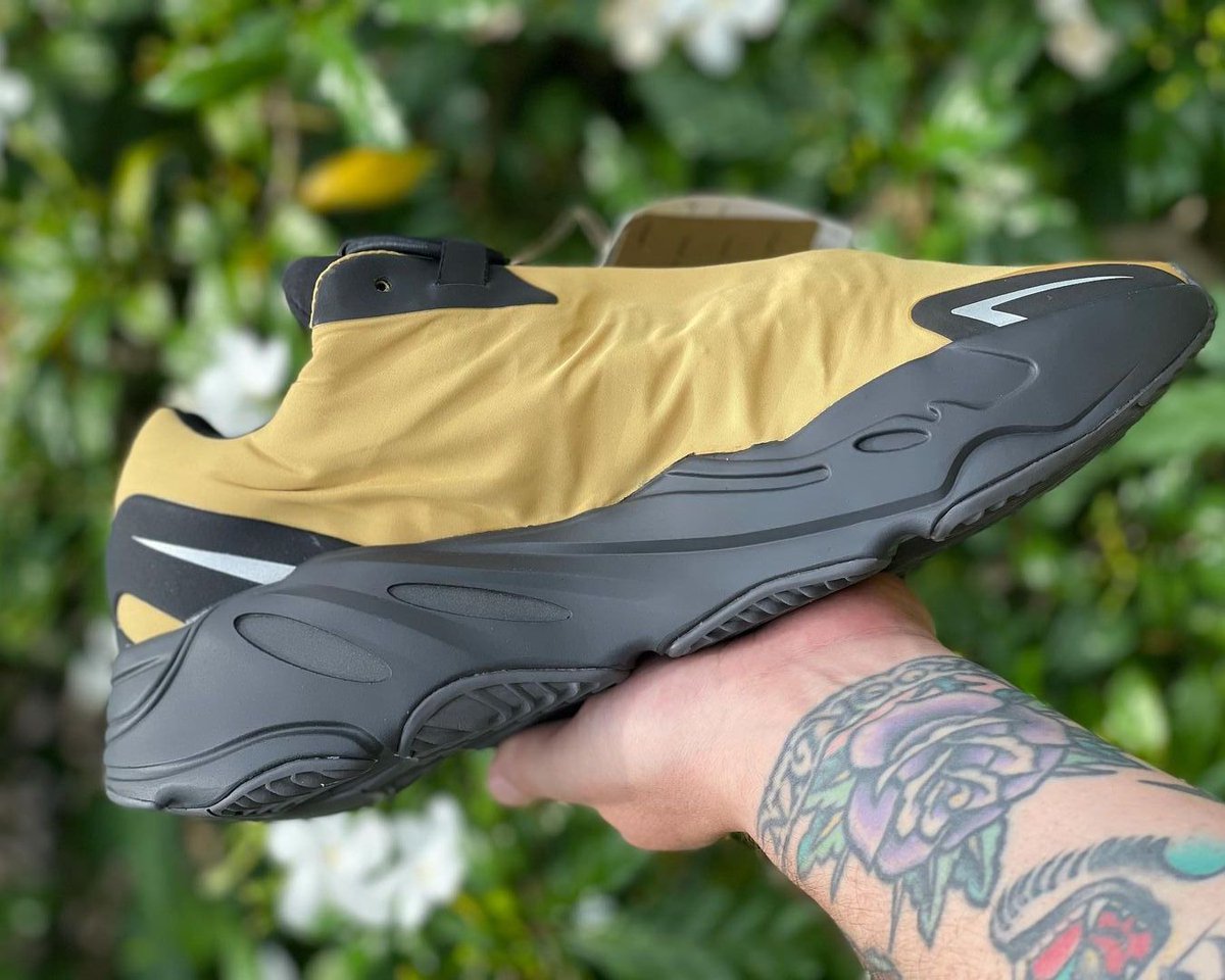 honey flux yeezy 700 on feet