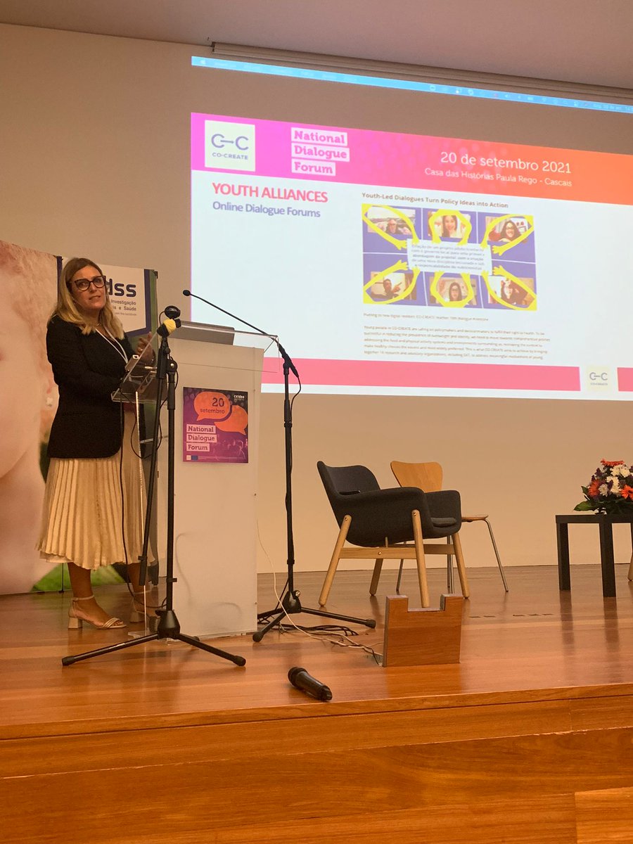 EU_COCREATE's tweet photo. To kick off the #DialogueForum @AnaIsabelRito gives an overview of the @EU_COCREATE project!

She welcomes Youth Task Force members @mafaldabcgonc @P20goncalves to introduce their policy proposals to address #obesity across #Europe and their motivations for the event👏 https://t.co/v6BezIW6fV