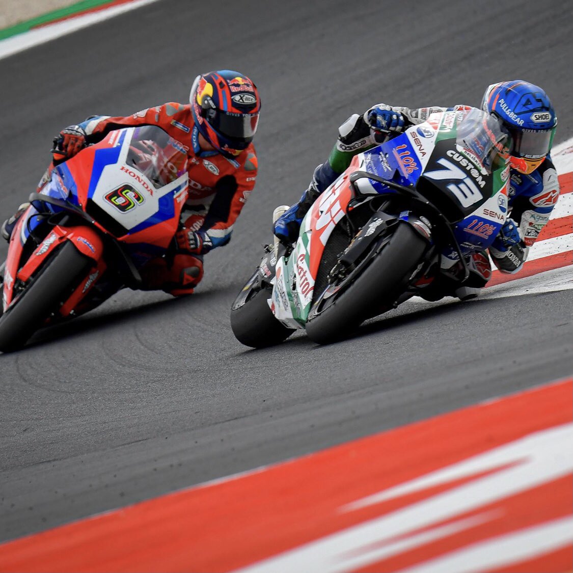 Pushing ahead together.
You’ve got this team 💪🏻!!
#HRC || #TeamHonda
@alexmarquez73 @stefanbradl 

📷 @MotoGP #SanMarinoGP