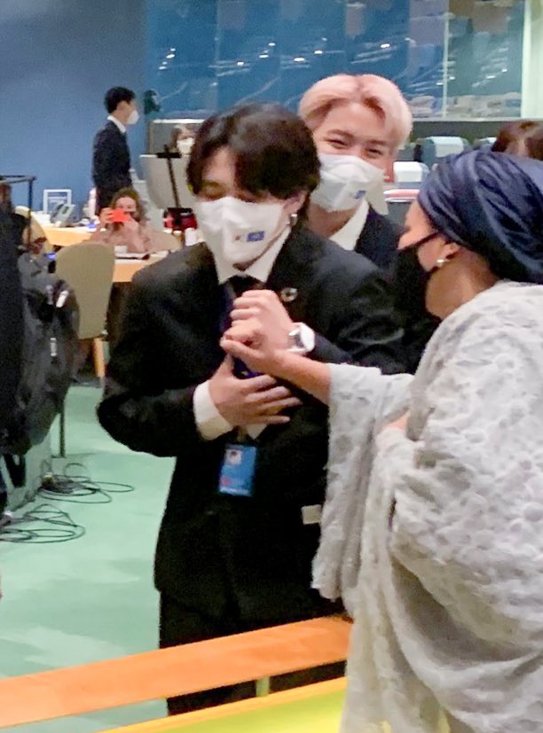 E_u42ILVIAIhlNS?format=jpg&name=900x900