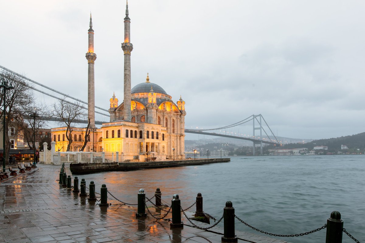 Стамбул. Стамбул Босфор мечеть. Стамбул набережная Босфора. Мечети в Турции Босфор. Мечеть на набережной Стамбула.