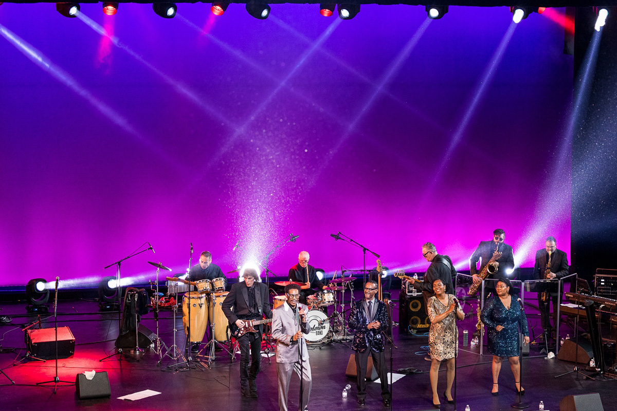 Dimatec_Light's tweet image. Le Carteret Performing Arts &amp;amp; Events Center (CPAC) a ouvert ses portes dans le centre du New Jersey avec 16 Mythos2 de @ClayPakyNews dans la plate-forme d&apos;éclairage du Grand Hall de 1 600 places ! 🇺🇸

LD : Devon Allen

#claypaky #Mythos2 #CPAC #NewJersey #USA #GrandHall