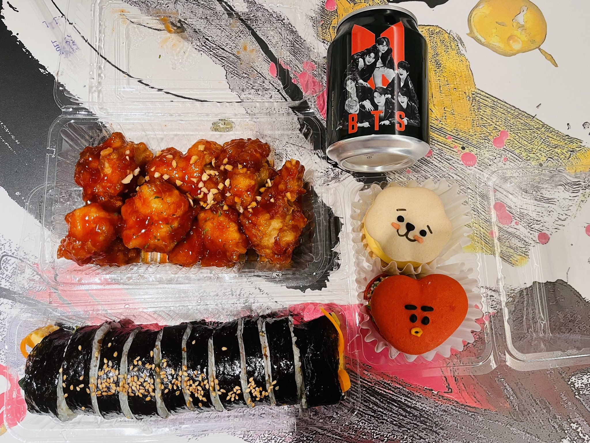 Ririri 持ち帰りタッカンジョン キンパ 明洞のり巻き マカロン 黒花堂 マカロンなんだかすごく見覚えのあるお顔だな 白々しい でもおいしすぎてこれから新大久保行ったら毎回買うことを誓おうと思ったくらい好きな味だった 思っただけかい