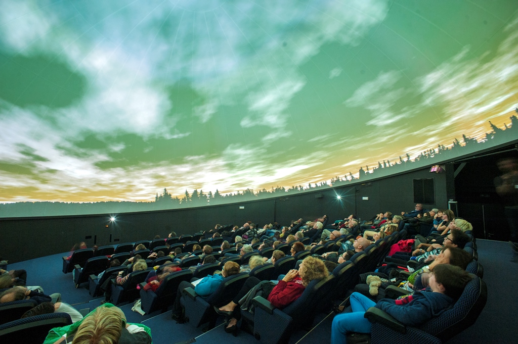 PlanetariumVV's tweet photo. [RECRUTEMENT]
📣 Le Planétarium de @vaulxenvelin69 cherche :
- son nouveau Directeur H/F 👉 https://t.co/Iu4GPdqqeD
- un Médiateur scientifique H/F 👉 https://t.co/ZQz9r1PRxQ
📆 Candidatures jusqu'au 10 octobre.
Faites circuler ! 😉 

© Thierry Chassepoux https://t.co/nAA9td4bQB