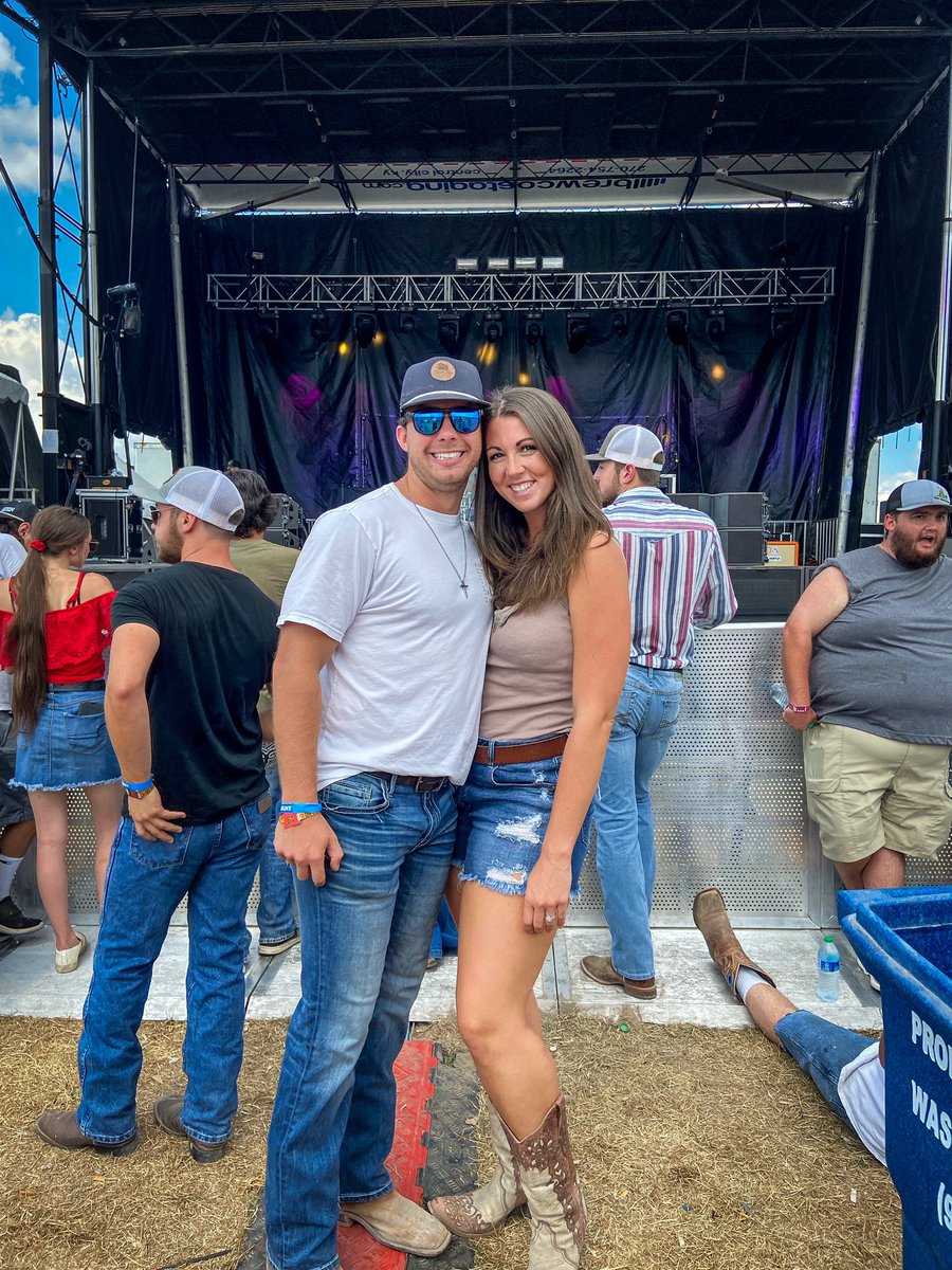 AudraCatelynn's tweet photo. You bring heaven down to me 🎼

Born &amp; Raised, you didn’t disappoint https://t.co/3e7hlbGfpZ