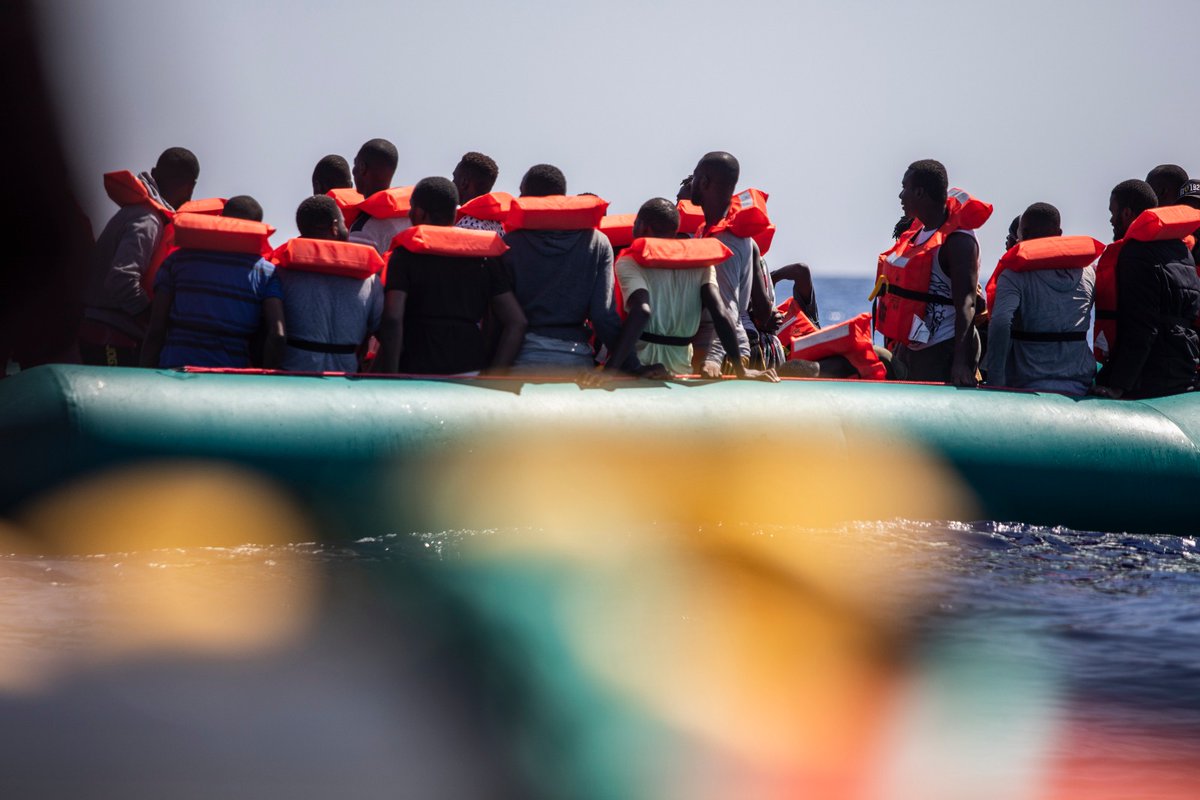 MSF_Sea's tweet image. 54 people, including 6 women, 21 unaccompanied minors and one baby, have been rescued by MSF teams later today. "Our sufferings in Libya are over", they screamed when the #GeoBarents approached their boat.