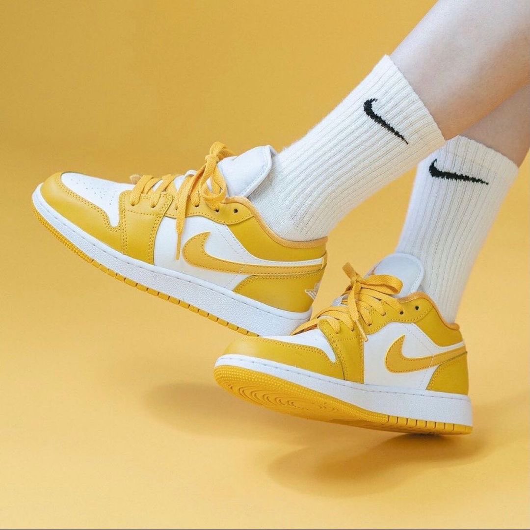 jordan 1 low pollen on feet