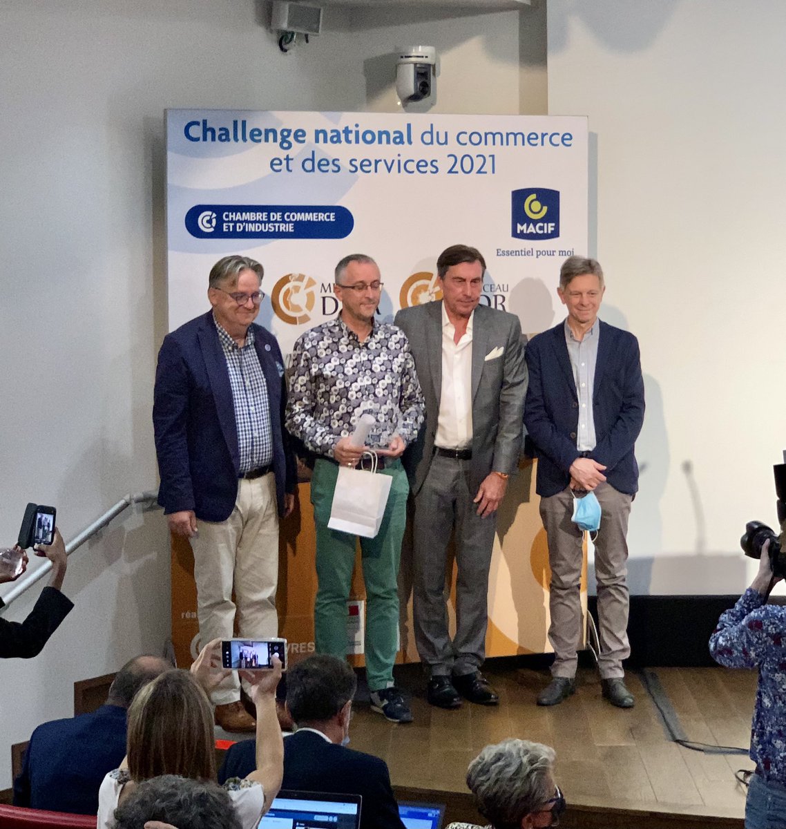 elodiett's tweet photo. 🥇Cérémonie des Mercures d’Or 2021 : Maroquinerie Mademoiselle C Dieppe, Philippe Berquer récompensé 🥇
@CCIRouenM CCI Rouen Métropole https://t.co/FKHBWxSu8w