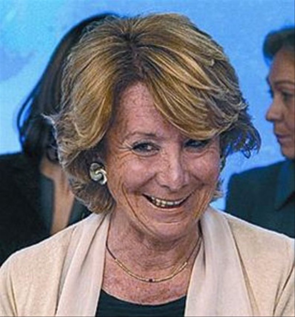 AntonAlmo's tweet photo. Ricardo Mejide Roldán lleva a su programa a una experta en corrupción,a la rancia condesa y reina de las charcas Esperanza Aguirre,que ocasión más buena  para preguntarle cómo se llevó acabó el expolio de Madrid. https://t.co/JfLg3Ud46A
