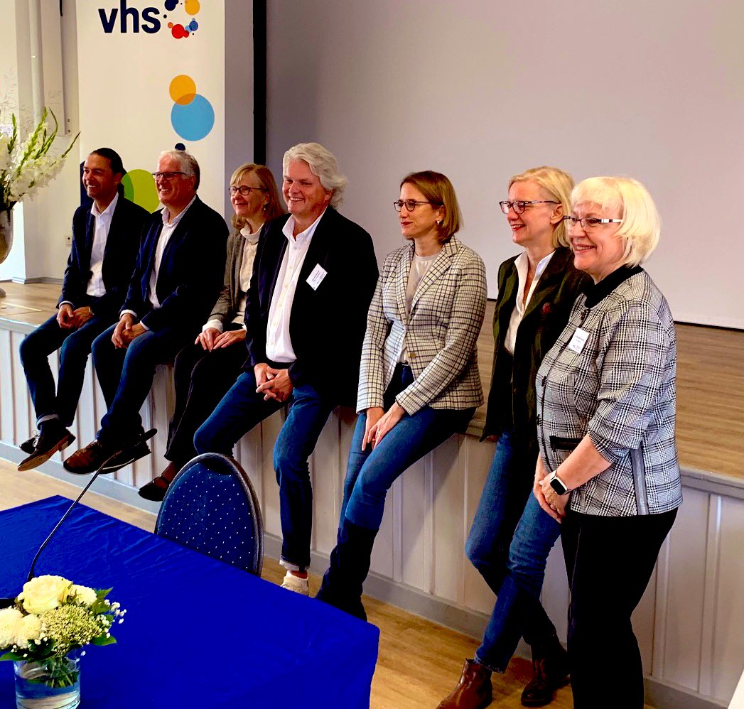 DocHantel's tweet image. #VHS Tagung mit 50 Leiter*innen live in #Hildesheim und hybrid. Endlich wieder Kontakt mit Menschen aus ganz Deutschland!