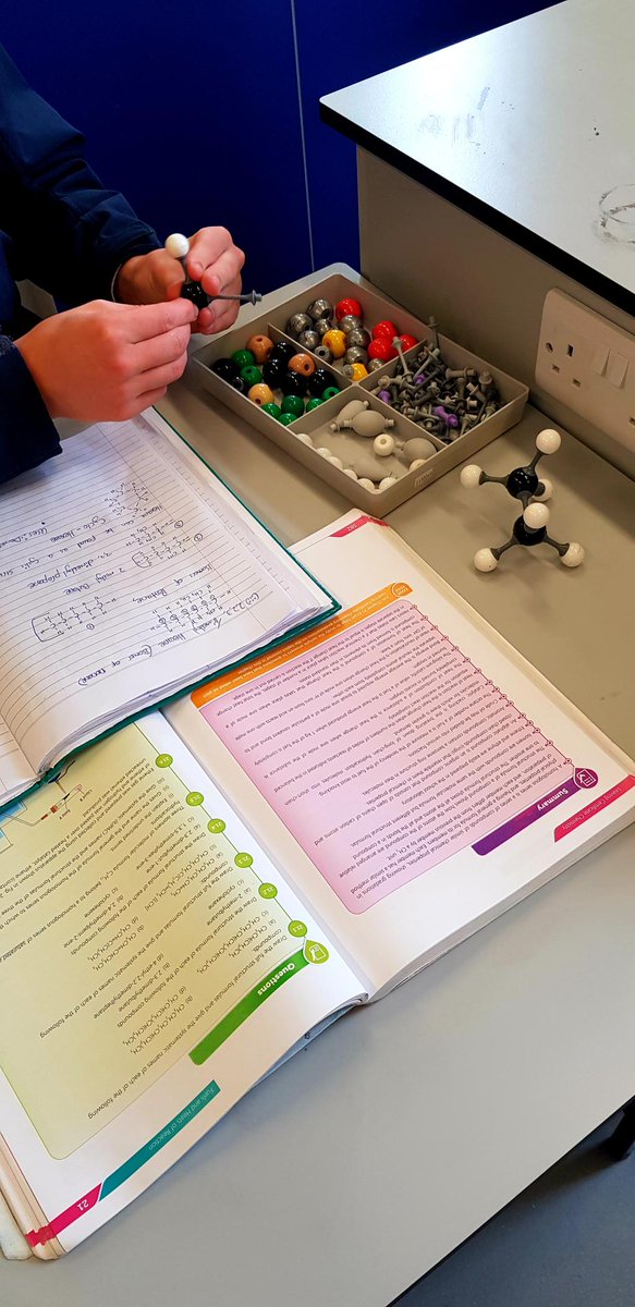 thesemkillarney's tweet photo. 6th Yr students gaining understanding of organic molecular structures https://t.co/3OuX5QMFSa