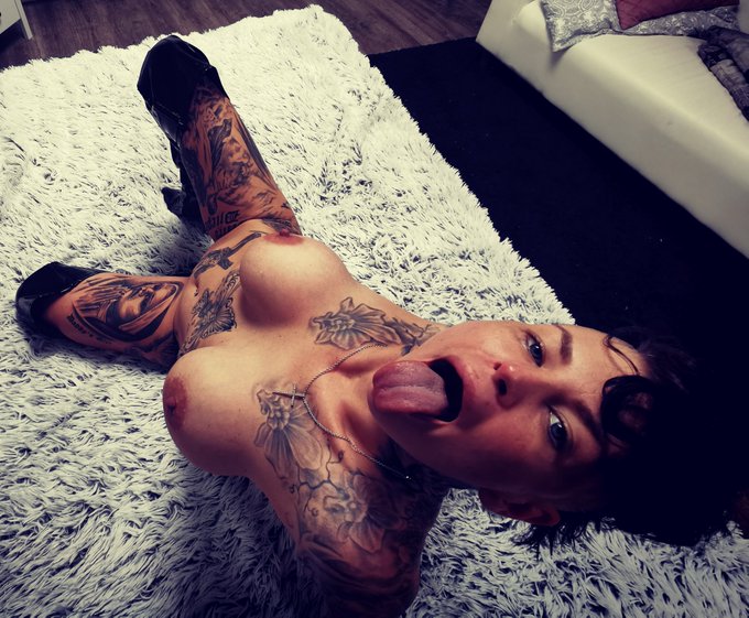 Wer will da rein spritzen? https://t.co/5r2TBVTIUs<a href="/tag/dieregierunghatnenknall"class="tags"><span>#dieregierunghatnenknall</span></a>