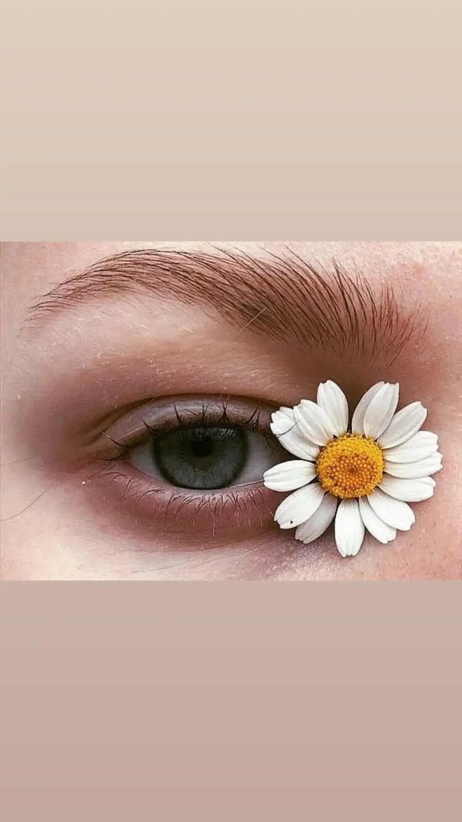 "Hiçbir şey düşündüğümüz gibi değil, her şey hissettiğimiz gibi..."| 🖤