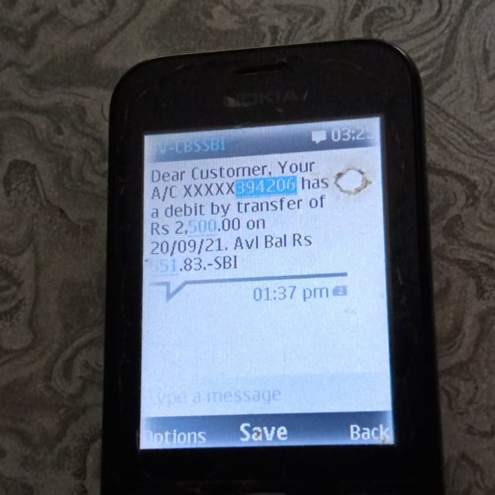 AdityaN71319593's tweet image. What's wrong with sbi ??
It has just deducted₹2500 from my father's account and have no reasons @TheOfficialSBI 
#notgood #needmoneyback #sbin #Banking