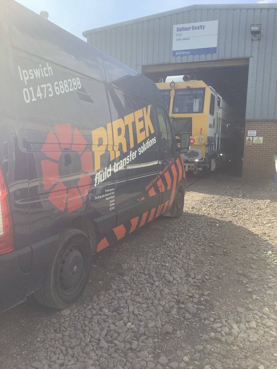 PirtekIpswich's tweet photo. Working hard on the rails #workinghard #railways #hydraulics https://t.co/bZmv85y2qa