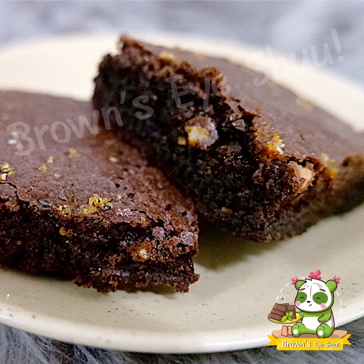 !! พร้อมส่ง !! บราวนี่ชูวว์ 1 ถาดงั้บ ราคา 99 บาทเท่านั้น น้องมี 16 ชิ้นค่ะ กินวันนี้ อิ่มถึงปีหน้า ไม่สั่งไม่ได้แล้ว!!!!!!! ค่าส่ง 50 บาทเท่านั้นค่ะ!! สนใจ เมนชั่นได้เลยค่าาาาาา!! แอคโค่วว