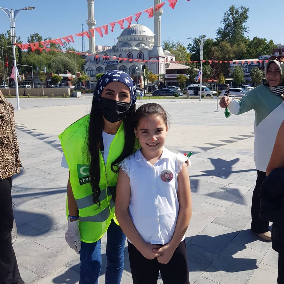 "Avrupa Hareketlilik Haftası" etkinlikleri kapsamında Edremit Meydanda şubemiz @yesilay_van ile beraber tanıtım etkinlikleri gerçekleştirdik. 

#iyikiyeşilayvar💚 
#yeşilqyvanşube
#gençyeşilayvanyyü