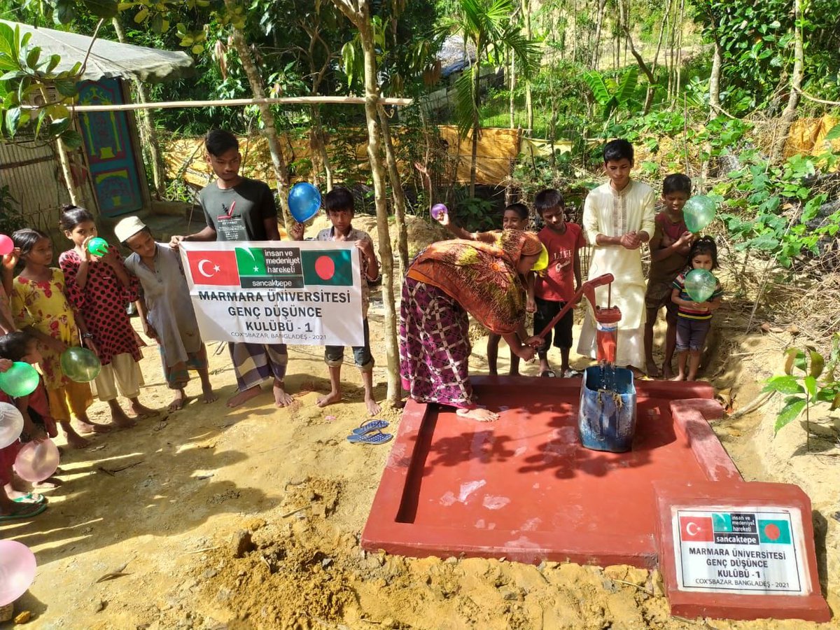 İMH Sancaktepe, Marmara Üniversitesi Genç Düşünce Kulübü işbirliğiyle, Arakan / Bangladeş Mülteci Kampında Su Kuyusu Açtı!
Emeği geçen kardeşlerimize teşekkür eder hayırlarının kabul olmasını yüce Rabbimizden niyaz ederiz.
<a href="/imhsancaktepe/">İMH Sancaktepe</a> <a href="/ghsancaktepe/">Genç Hareket Sancaktepe</a> 
#Arakan #SuKuyusu