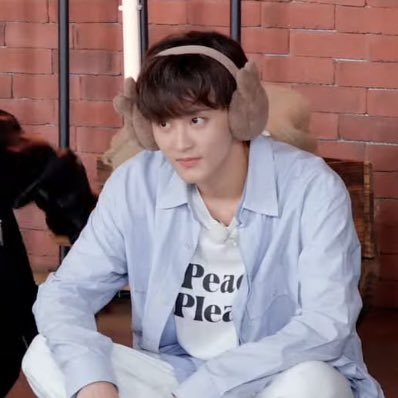 nct_closet_'s tweet image. 💚마피아댄스 마크 옷 정보💚

브랜드: MISTER GENTLEMAN (미스터젠틀맨)
제품명: GRAPHIC TEE PEACE PLEASE WHITE
가격: 84,000원

하우디(품절) : m.thehowdy.ssg.com/item/itemView.…

#마크 #MARK #NCT #NCT127 #NCTDREAM #NCTU #NCT127_Sticker #Sticker