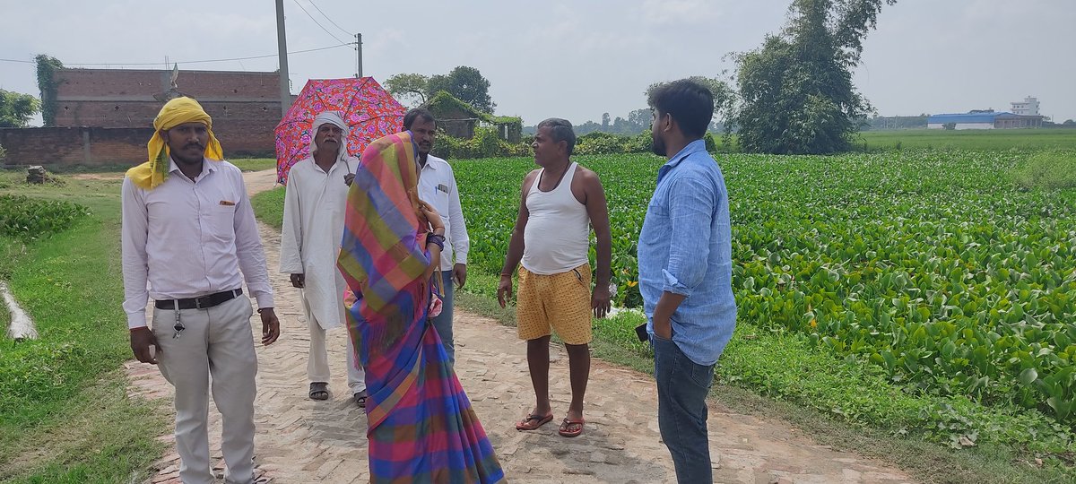 khushboo1singh's tweet image. आज अपने जिला परिषद क्षेत्र में लोगों से आशीर्वाद लेते हुए