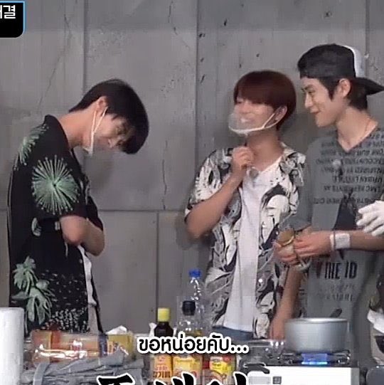 ม้อบเเม้บ ลี tweet media