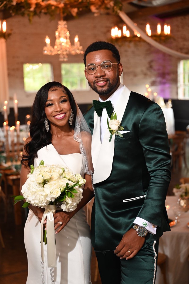 Courrtnney_'s tweet photo. He said I do and I said me too😜♥️ https://t.co/qlCiQ6aQSu