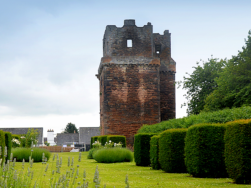 This weekend Preston Tower Gardens will be part of <a href="/theCockburn/">Cockburn Association (The Edinburgh Civic Trust)</a>'s East Lothian #DoorsOpenDays.
 
Family-friendly event, with live music, heritage activities &amp; more on offer, you can hear about how plans to repair Doocot &amp; Tower are going👷‍♀️

Details here 👇
cockburnassociation.org.uk/dod/preston-to…