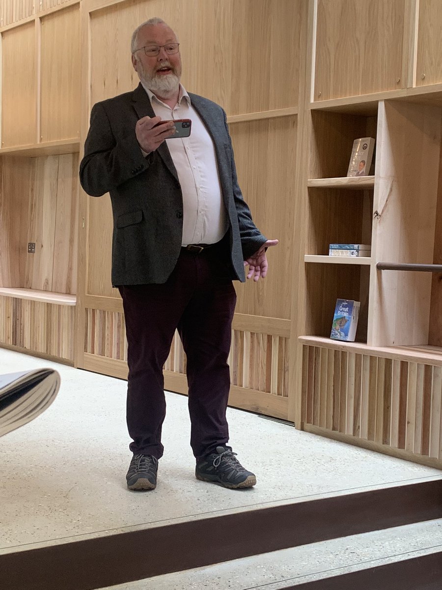 WFLabourParty's tweet image. We made a manifesto commitment in 2018 to keep all our eight libraries open. 

Not only have we done that but we have invested over £3 million into our libraries. 

Today we opened the newly refurbished Lea Bridge Library, complete with a new cafe and garden space.